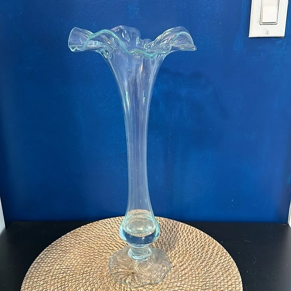 Gorgeous Vintage Estate Art Blown Glass Large Ruffled Top Light Blue Vase Tall
